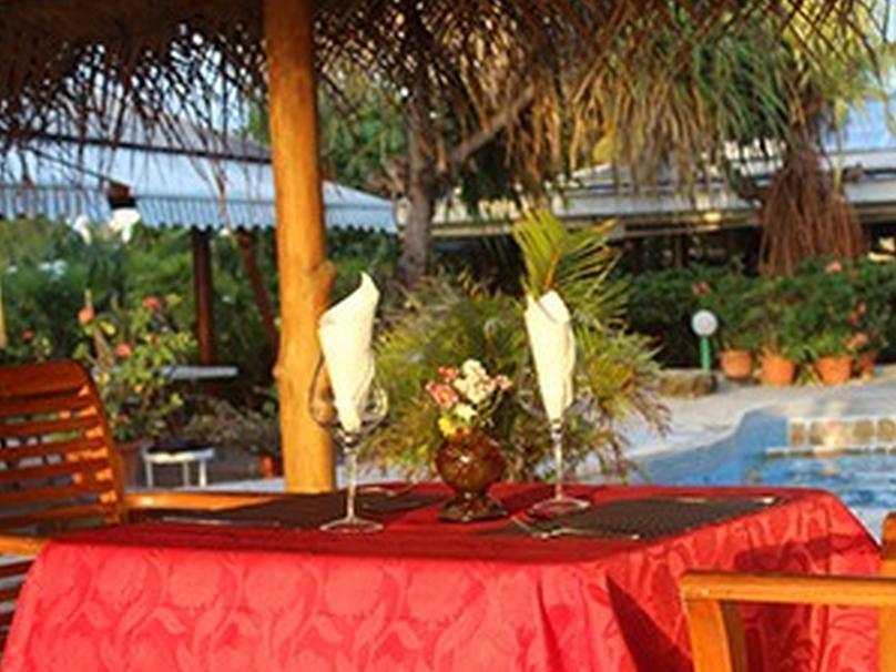 Pension Fare Maeva Huahine Exteriör bild